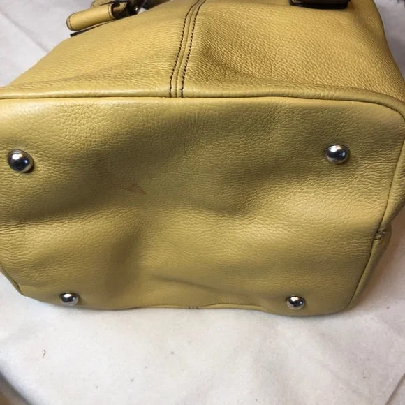 Tignanello Yellow Shoulder Bag with Leather Finish and Structured Design - Picture 8 of 13